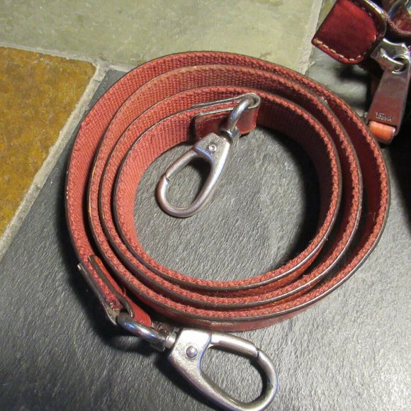 Medium Red Leather Fossil bag. - Picture 10 of 12